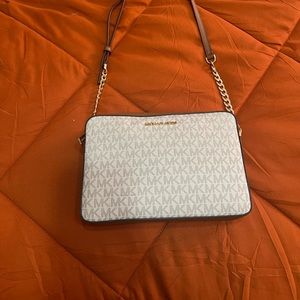 Michael Kors Jet Set Crossbody Bag